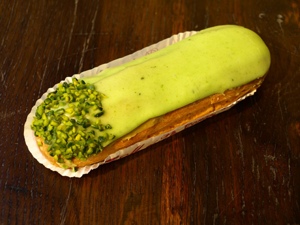 ECLAIR A LA PISTACHE