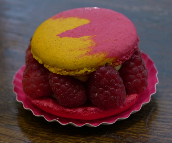 MACARON Mangue Framboises